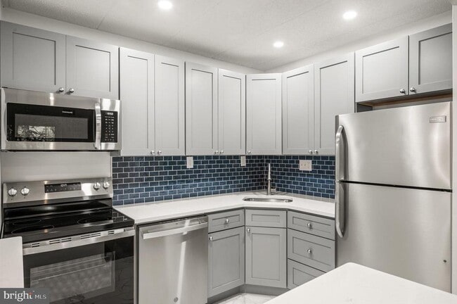 Building Photo - 93 Le Forge Ct