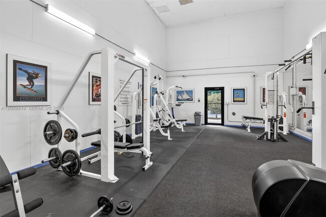 Building Photo - 9999 Summerbreeze Dr