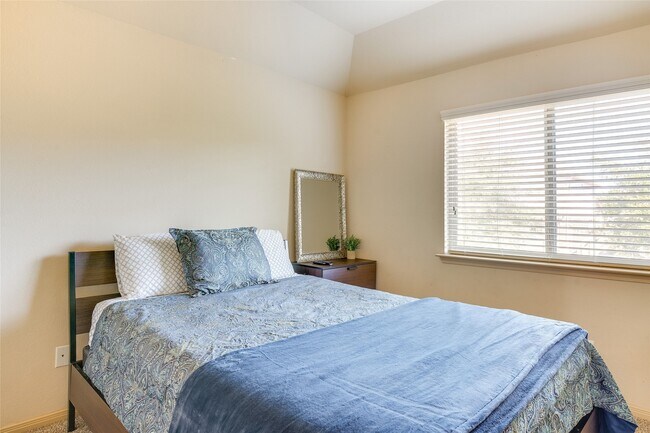 Building Photo - 8470 Coral Cove Pass Ln