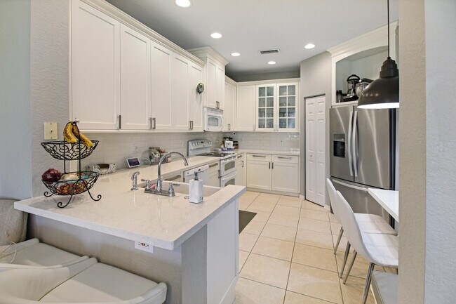 Building Photo - 5762 NW 119th Dr