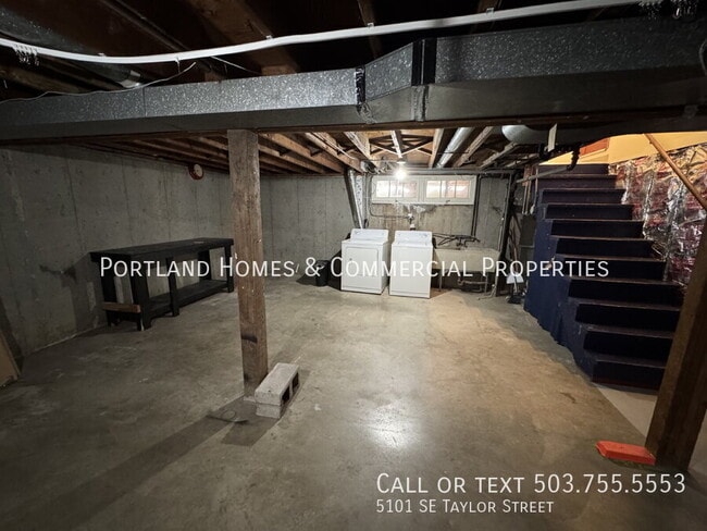 Building Photo - 5101 SE Taylor St
