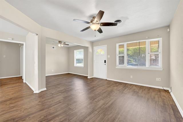 Building Photo - 2539 Hillsboro Ave