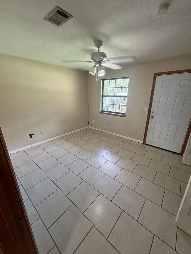 Building Photo - Check Out This Freshly Remodeled 3 BR 2 BA...
