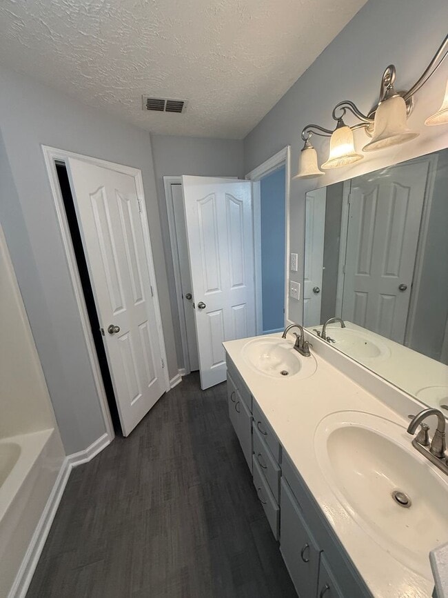 Building Photo - 1730 Azure Way