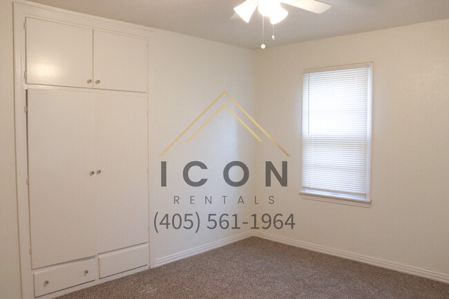 Building Photo - 3917 NW 24th St