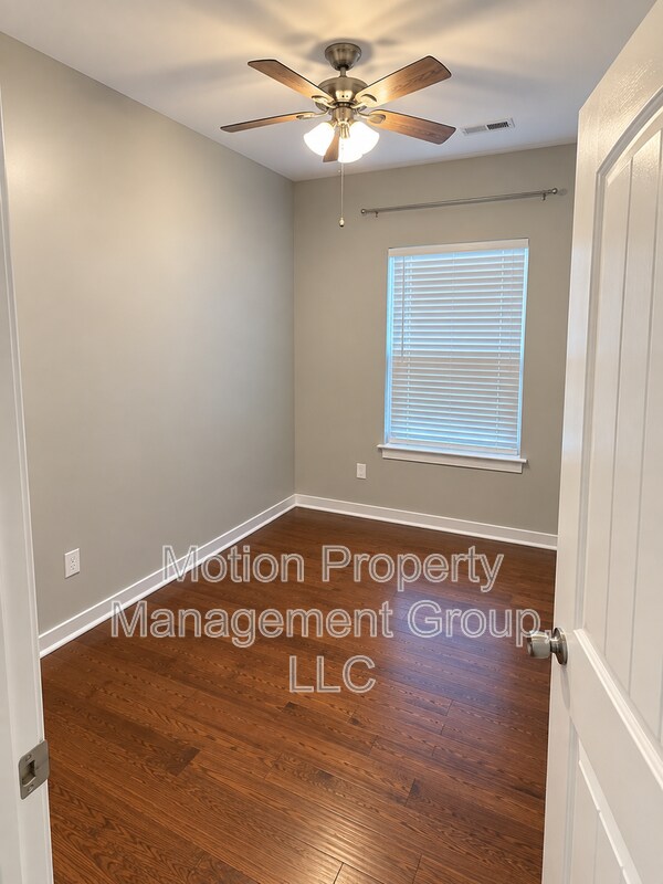 Building Photo - 4010 Rogers Rd