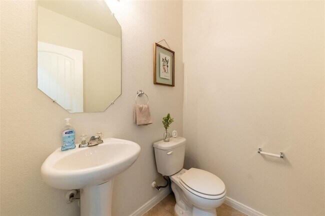 Building Photo - 290 Northern Flicker St