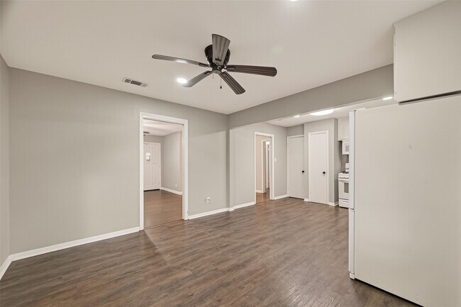 Building Photo - 514 Evonne St