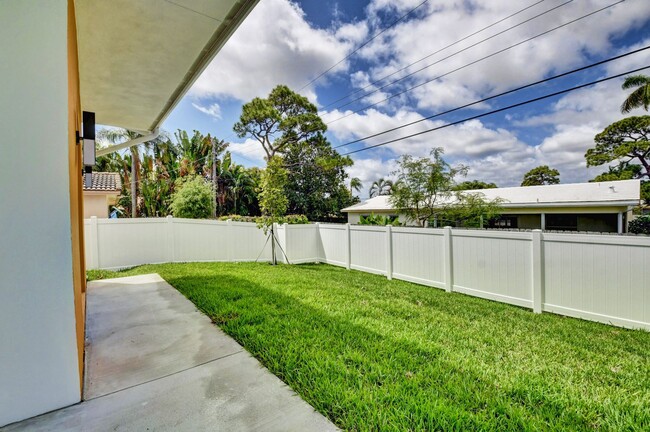 Building Photo - Single Family Home in Boca Raton