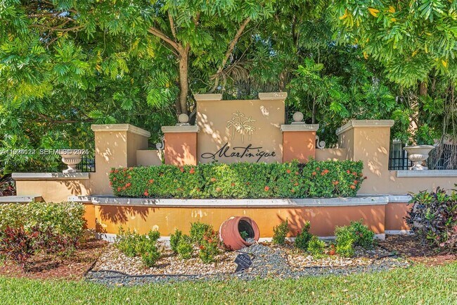 Building Photo - 2712 SW 120th Terrace