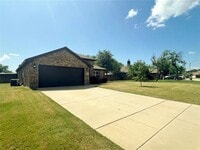 Building Photo - 1442 Sundance Rd