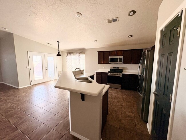 Building Photo - 4626 N Backstretch Rd