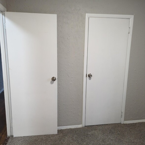 Building Photo - 4015 W Brighton Ave