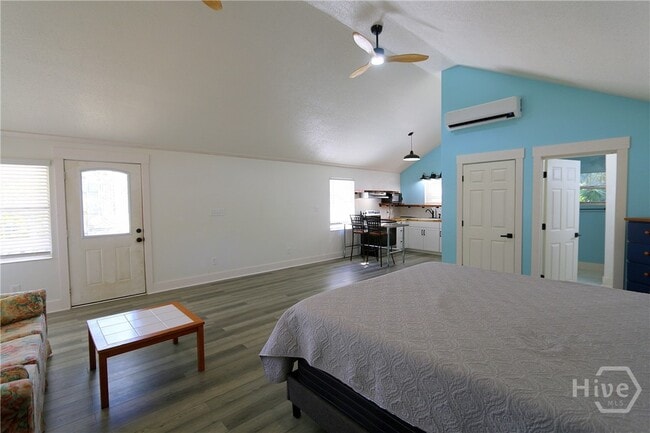 Building Photo - 201 Lovell Ave