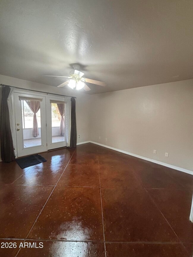 Building Photo - 5342 S San Pedro Ave