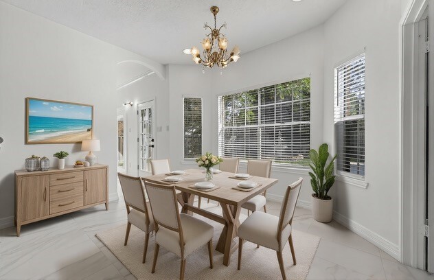 Building Photo - 2431 Parkwood Ln