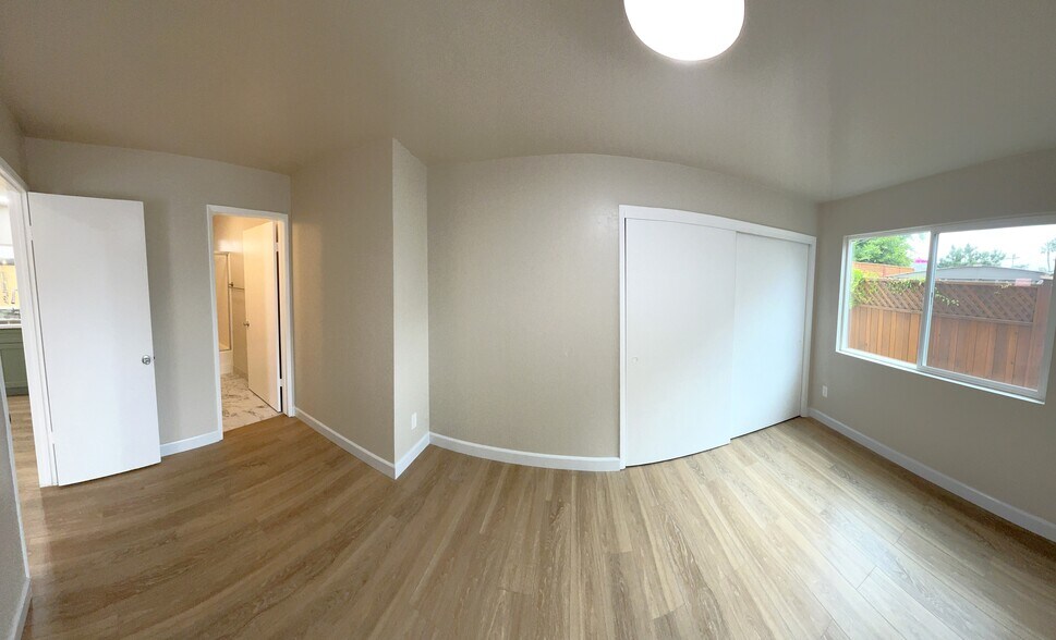 One bedroom - 4747 Oregon St