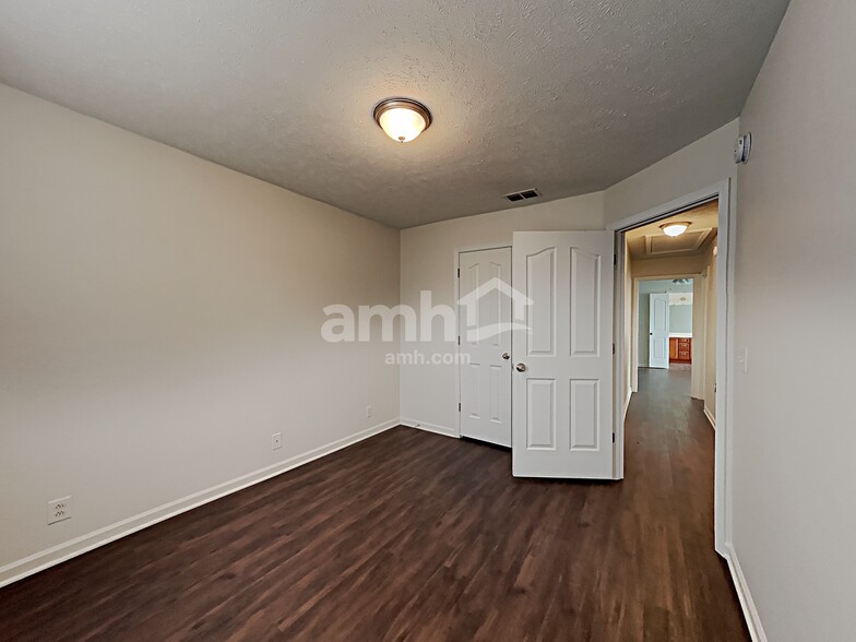 Building Photo - 3215 Cinch Ct