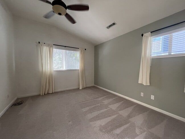 Building Photo - 343 Horizon Cir