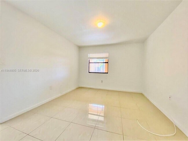 Building Photo - 10440 SW 156th Ct