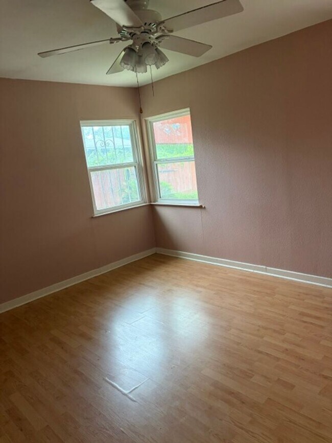 Building Photo - Rental Home