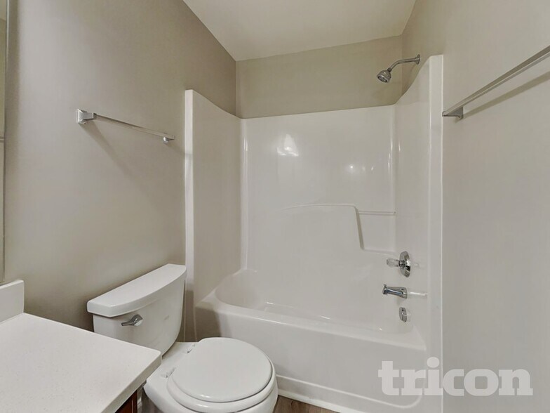 Building Photo - 2410 King Malcolm Ln