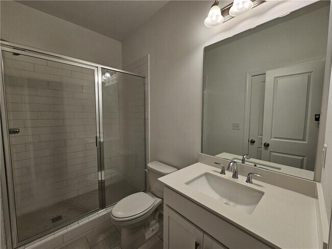 Building Photo - 500 Healy Dr