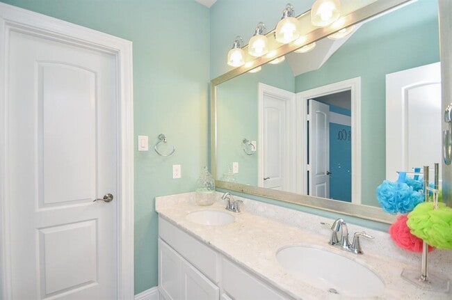 Building Photo - 20310 Corbin Creek Dr