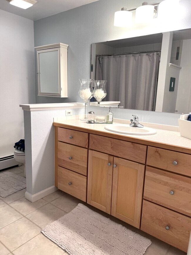 Building Photo - Spacious 4BR House in Boulder