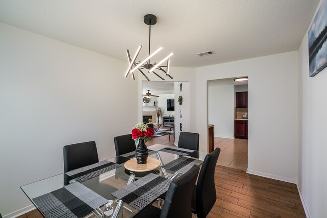 Building Photo - 16823 Blackberry Lily Ln