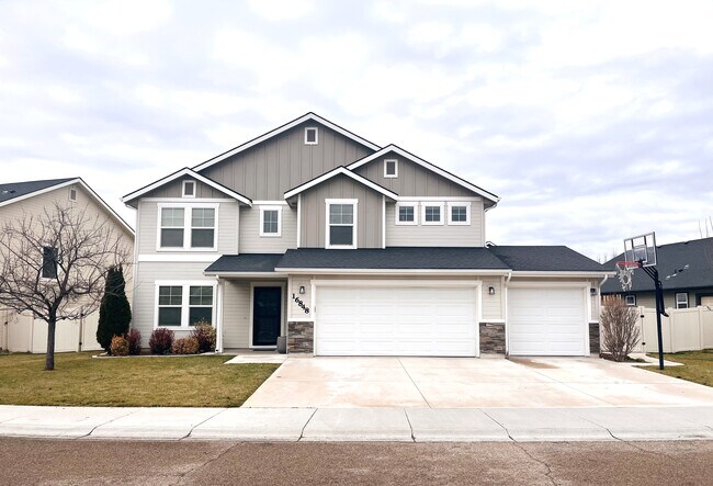 Building Photo - 16848 N Breeds Hill Ave