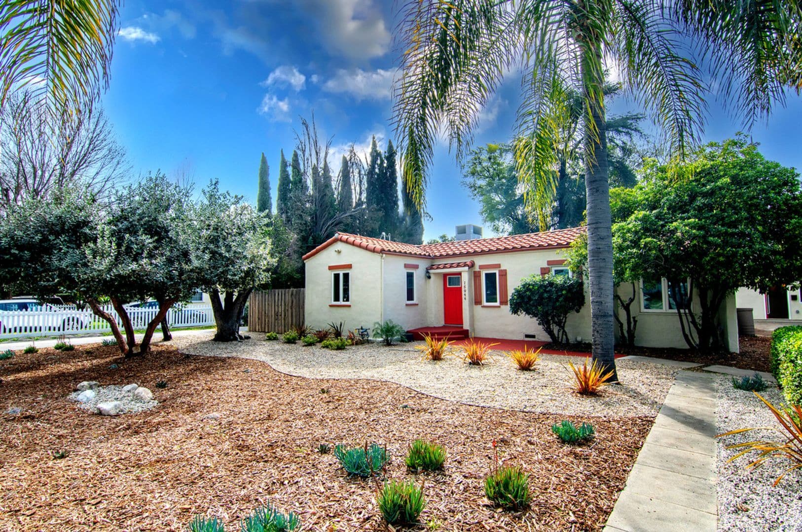 Building Photo - 15944 Hart St