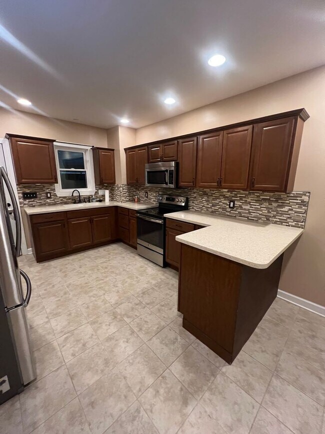 Building Photo - 4 bedroom home in Carlisle PA!