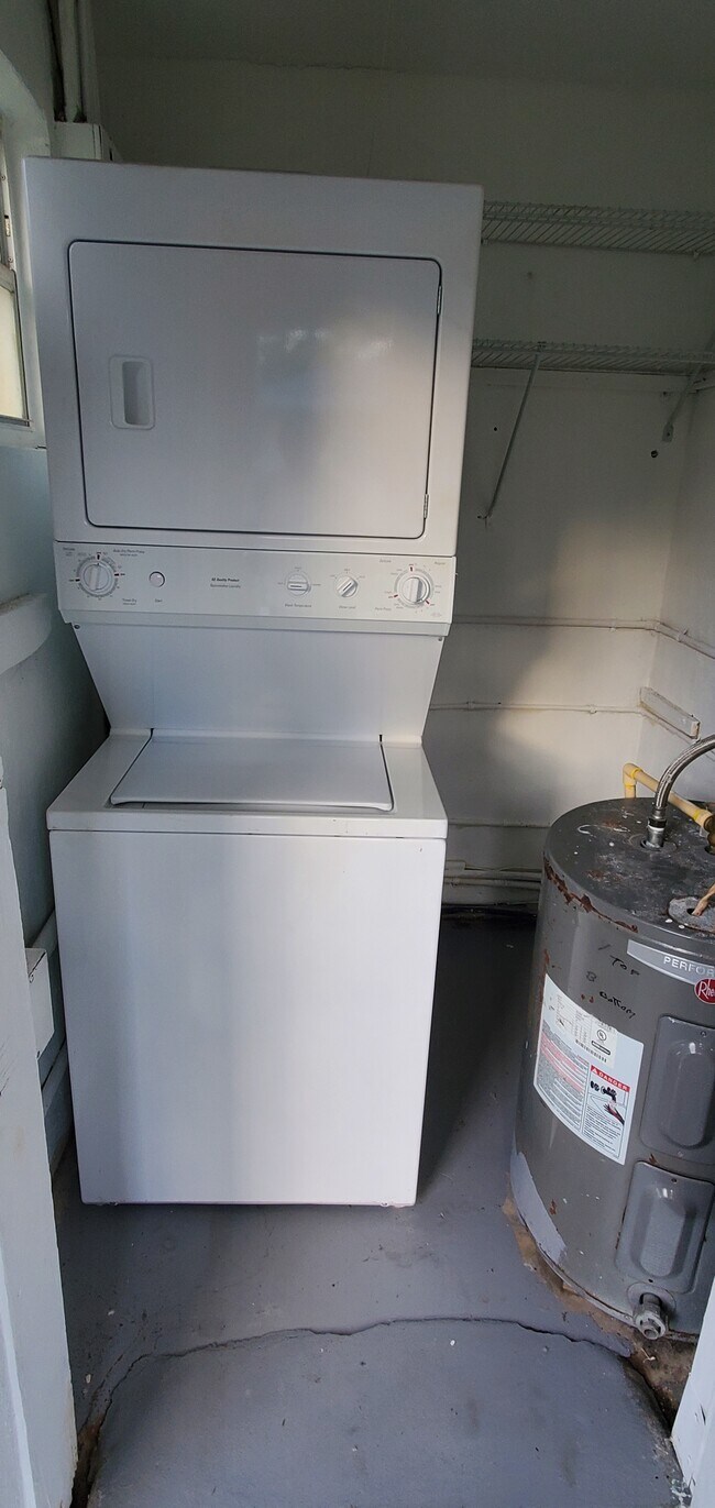 Laundry - 2869 NW 7th Ct