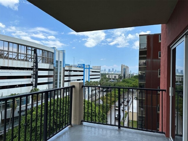 Building Photo - 3410 Coral Way