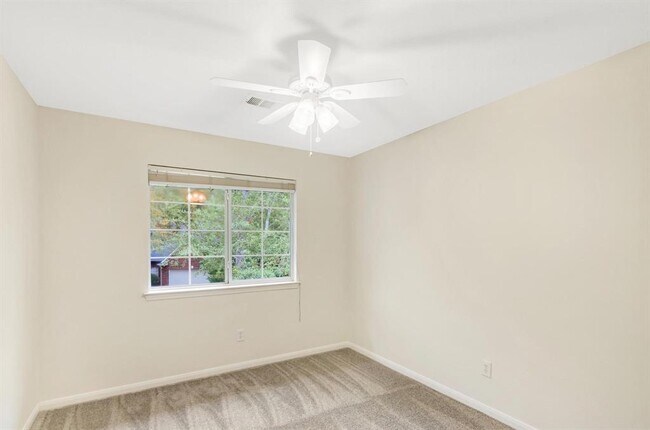 Building Photo - 100 S Piper Trace