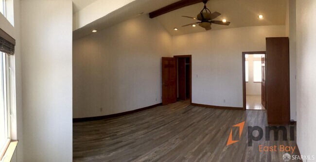 Building Photo - 539 Palms Dr