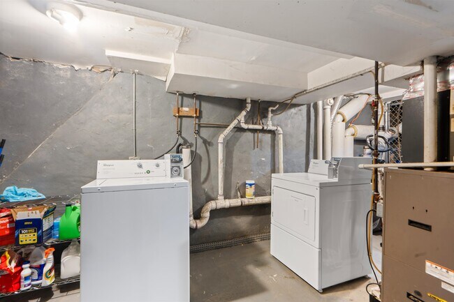 Building Photo - 70 South St