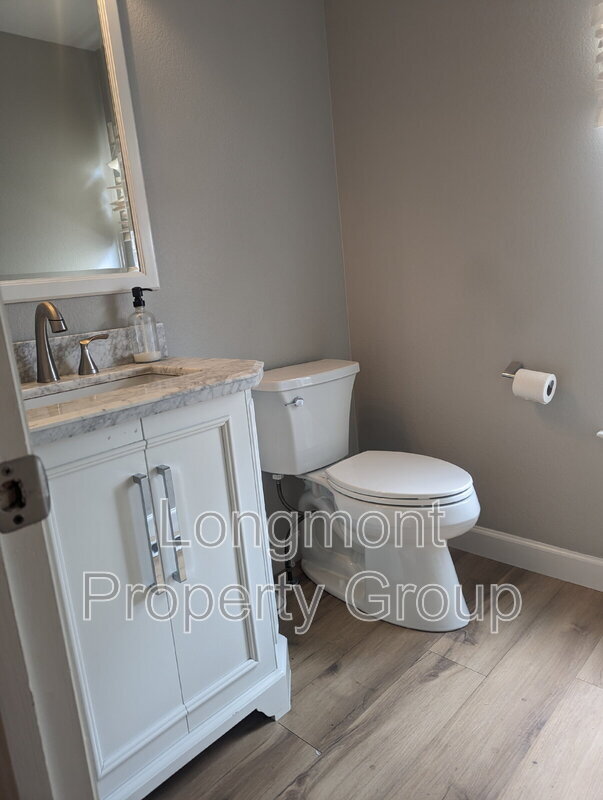 Building Photo - 3558 Larkspur Dr