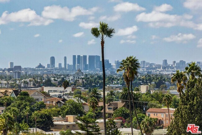 Building Photo - 1653 Micheltorena St