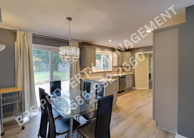 Building Photo - Move In Ready 3-Bedroom Home for Rent – West Bloomfield, MI