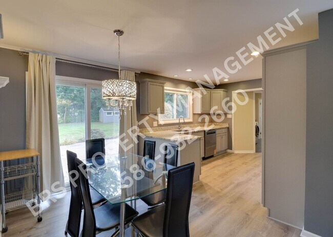 Building Photo - Newly Renovated 3-Bedroom Home for Rent – West Bloomfield, MI