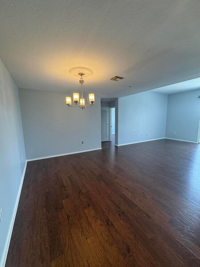 Building Photo - 1200 Town Center Dr