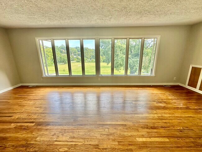 Building Photo - 1516 Schuff Ln