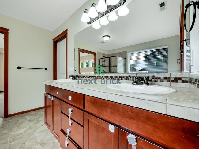 Building Photo - 4 Bed and 3 Bath Lake View Single-family Home is Available for Rent!