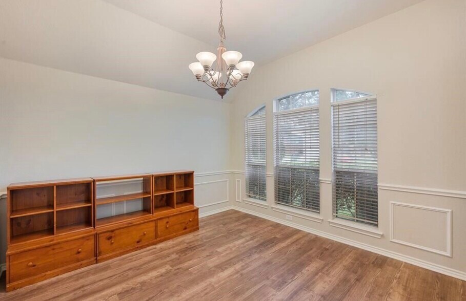 Building Photo - 1803 Clover Hill Rd