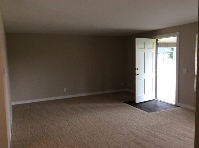 Building Photo - 7201 48th Dr NE