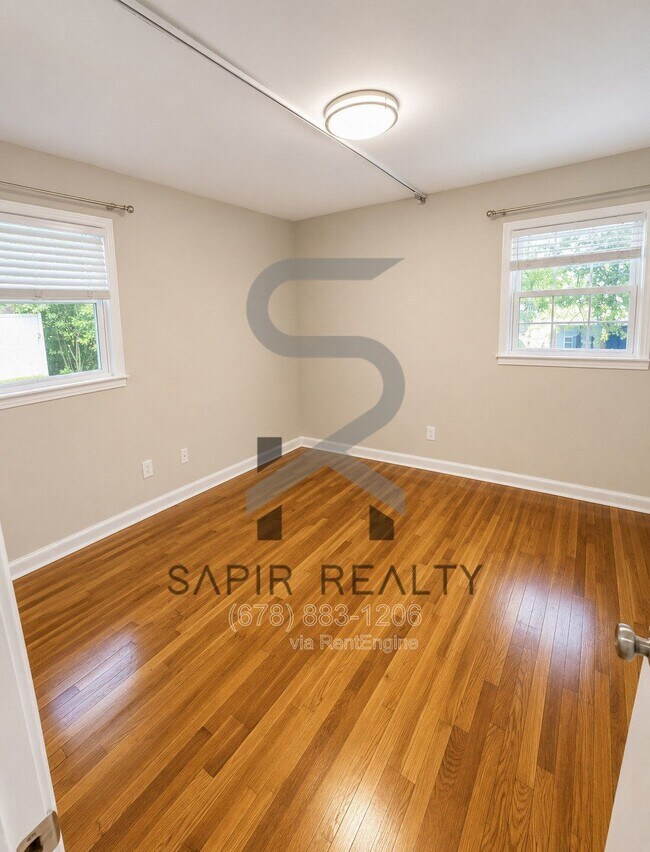 Building Photo - 1171 Arborvista Dr NE