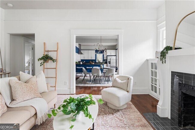 Building Photo - 1423 Fairbanks St SW