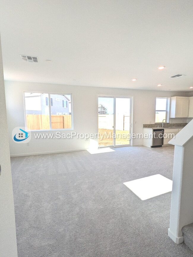 Building Photo - Brand NEW 3 Bed 2.5 Bath Single Family Hom...